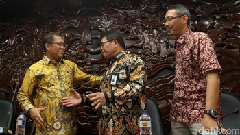 Rudiantara melanjutkan setiap perkembangan mengenai Telkom 1 harus disampaikan kepada publik. Sebab, persoalan ini dampaknya besar. Di samping itu, satelit adalah bisnis yang penuh risiko.