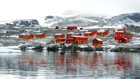 Pemukiman ini berada di King George Island, tepatnya di sebelah utara Kutub selatan (coolantarctica.com)