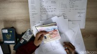 Selain melakukan pengawasan yang ketat di pintu pemberangkatan TKI yang resmi, pemerintah perlu mengawasi jalur-jalur tikus, yang biasanya digunakan untuk memberangkatkan TKI nonprosedural.