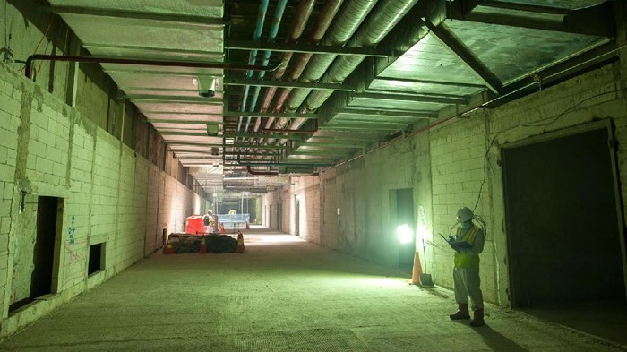 Sandiaga Usul UKM Bisa Jualan di Stasiun MRT