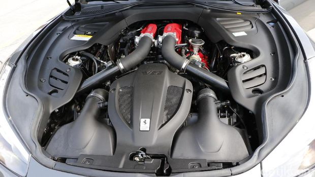 Mesin Ferrari GTC4Lusso T