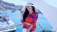 Syahrini saat berlibur ke Mykonos, Yunani. (Dok. Instagram/princessyahrini)