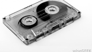 Kaset pun masih lumayan populer walau makin tenggelam seiring munculnya pemutar musik digital dan musik bajakan. Foto: Istimewa