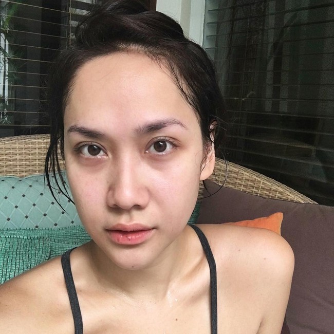 Bagi BCL, mengunggah foto tanpa makeup bukanlah hal yang sulit dilakukan. Hal itu karena dia selalu percaya diri dengan penampilannya, baik dengan atau tanpa makeup.