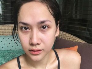 10 Foto BCL Tanpa Makeup, Tetap Cantik Walau Bibir Kering dan Mata Berkantung