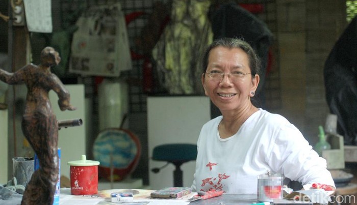 Dolorosa Sinaga