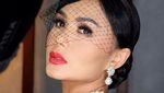 Pesona Yuni Shara yang Tetap Cantik dan Seksi