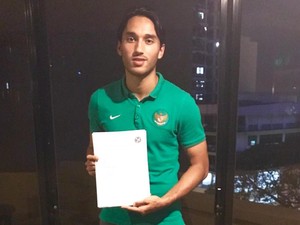 Gabung Almere, Ezra Ingin Seperti Vincent Janssen