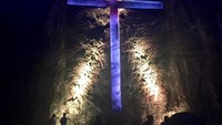 Gereja ini dikenal dengan nama Salt Cathedral. Gereja ini dibangun dengan cara di ukir! (AFP)