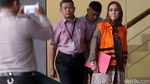 Foto: Wali Kota Tegal, Bunda Sitha Resmi Ditahan