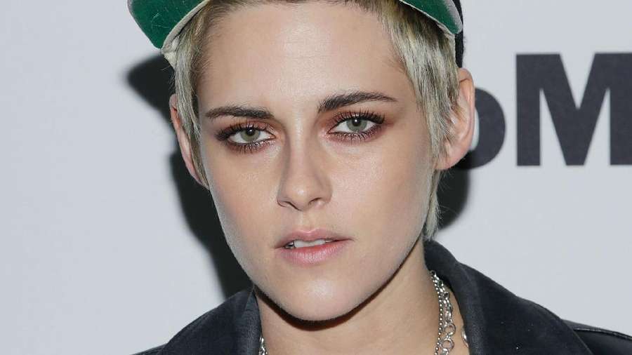 Kristen Stewart Tampil Boyish