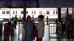 Foto: Ramai-ramai Antre Beli Rusun Tanjung Barat