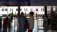 Sejak dibuka pada jam 14.30 WIB hingga petang ini, setidaknya sudah ada 20 orang yang mendaftar menjadi pemesan. Sampai saat ini proses pendaftaran NUP terus berlangsung.