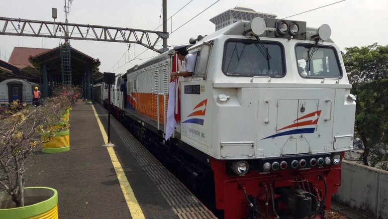 Jalur Kereta Api Indonesia Nomor 3 Terbaik Di ASEAN Jalur Kereta Api Indonesia Nomor 3 Terbaik Di ASEAN