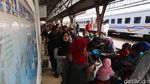 Libur Panjang, Stasiun Pasar Senen Dipadati Penumpang