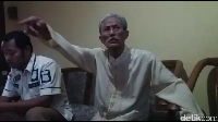 Aipda Sumino melapor kepada atasannya soal peristiwa tersebut. Kejadiannya di Jl Perniagaan Raya. Sikapnya yang sabar menuai pujian netizen (Arief Ikhsanudin/detikcom)