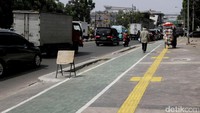 Dari jumlah itu, 566 kendaraan di antaranya diderek, 938 kendaraan ditilang Dishub, 1.022 kendaraan ditilang polisi, 4.820 sepeda motor dan 2.063 mobil dicabut pentil, serta 671 kendaraan diangkut Dishub.