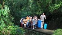 Film ini berkisah tentang mimpi besar Bima (Farras Fatik) yang ingin membangun kembali rumah makan ayahnya. (MNC Pictures)