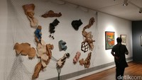 Menariknya, National Gallery Singapore juga memiliki tema pameran yang rutin diganti. Jadi traveler akan selalu menemukan segala hal baru di sini (Tri/detikTravel)