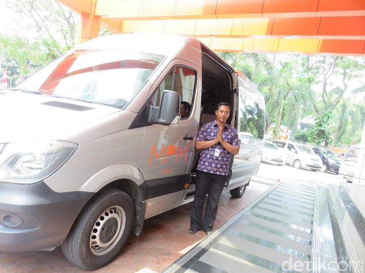 Mau Kendarai Van Mewah Mercedes-Benz Siapkan Dana Rp 5 Juta/Hari