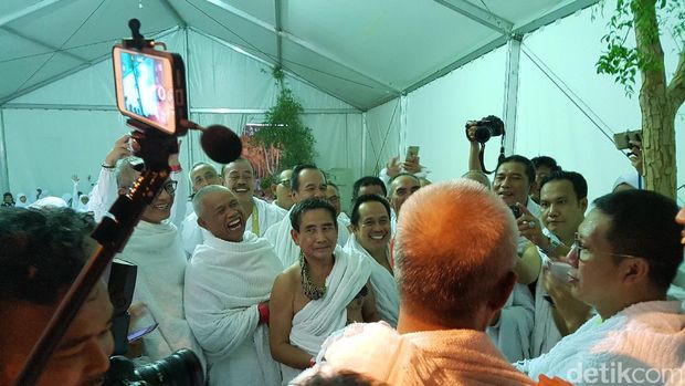 Malam-malam Menag Muter, Cek Tenda dan Fasilitas Jemaah di Arafah