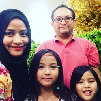 Sindy Dewiana, Pemeran Saras 008. 