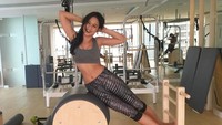Di instagram, Pevita Pearce mengatakan rutin olahraga merupakan salah satu ciri gaya hidup sehat. Olahraga menurutnya mampu menjaga badan dan pikiran tetap sehat. (Foto: instagram/@pevpearce)