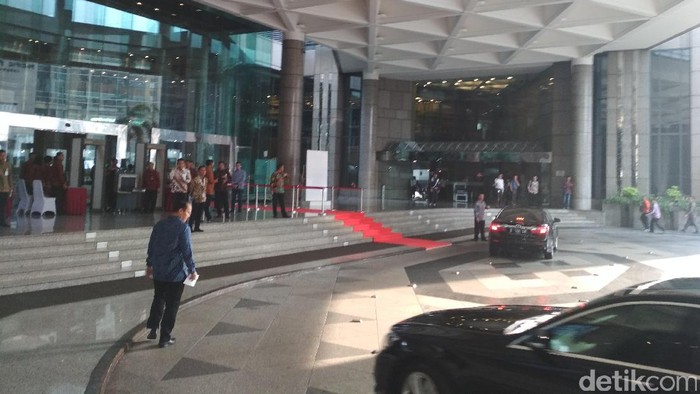 Karpet Merah Sambut Jokowi di Bursa Efek