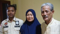 Polisi tua itu diketahui bertugas di Polsek Subsektor Jembatan Lima, Jakarta Barat, bernama Aipda Sumino. Orangnya dikenal rajin bekerja (Arief Ikhsanudin/detikcom)