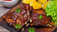 Lamb chops tak ubahnya snack alih-alih menu utama dalam fine dining. Porsinya yang kecil membuat banyak orang lapar lagi usai menyantapnya. Foto: iStock