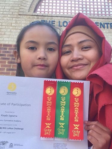 Sindy Dewiana, Pemeran Saras 008. 