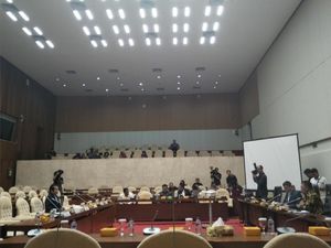 KPK Dituding Pinjam Rp 5 M untuk OTT, Busyro: Saya Nggak Yakin