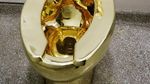Di New York Ada Toilet Berlapis Emas 18 Karat