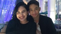 Kalau menurut kalian, mereka pacaran nggak ya? Dok. Instagram/devdranendra