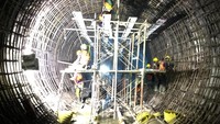 Bendungan Karian memiliki kapasitas tampung 314,7 juta m3 dan luas genangan 2.170 ha.  Bendungan senilai Rp 1,07 triliun ini nantinya akan mengaliri 22 ribu hektar lahan irigasi serta menyediakan air baku untuk keperluan rumah tangga, perkotaan, dan industri untuk sejumlah wilayah Banten dan DKI. Dok. Kementerian PUPR.