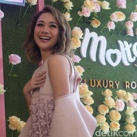 Dalam acara itu, BCL bercerita mengenai transformasinya dari aktris menjadi penyanyi. Meski pernah dipandang sebelah mata, itu berhasil dilewatinya dengan berpikiran positif. Foto: Rahmi Anjani/Wolipop