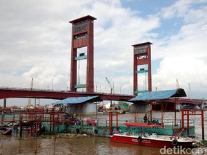 Ingat! Besok Jembatan Ampera Ditutup untuk Salat Idul Adha