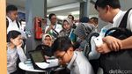 Foto: Ramai-ramai Antre Beli Rusun Tanjung Barat
