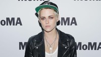 Kristen Stewart tampil Boyish. Foto: Lars Niki/Getty Images