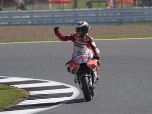 Saat Lorenzo Terbang dari Ducati di GP San Marino