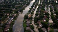Sejauh ini ada 19 ribu orang yang terpaksa mengungsi akibat badai Harvey. REUTERS/Adrees Latif.