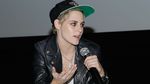 Kristen Stewart Tampil Boyish