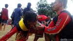 Seniman Ebeg Banyumas Unjuk Kebolehan