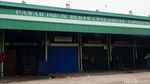 Pasar Induk Cipinang di Hari Pertama Harga Patokan Beras Berlaku