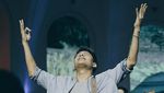 Aksi Panggung Rendy Pandugo di Showcase Album Debutnya