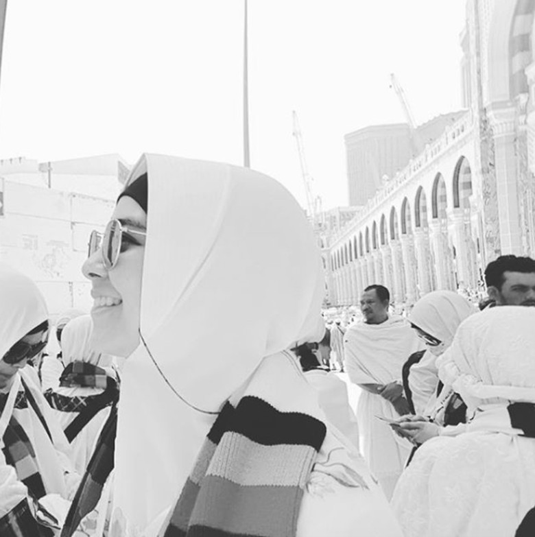 Koper Sempat Hilang, Risty Tagor Alami Kejadian Unik di Tanah Suci Koper Sempat Hilang, Risty Tagor Alami Kejadian Unik di Tanah Suci