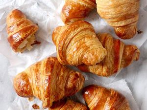 Krenyes Enak 9 Croissant Gurih dan Manis untuk Sarapan hingga Camilan