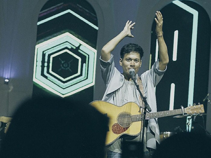Rendy Pandugo di showcase