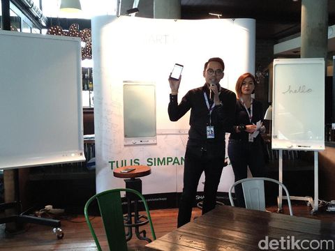 Keren! Papan Tulis yang Coretannya Bisa Dilihat di Ponsel