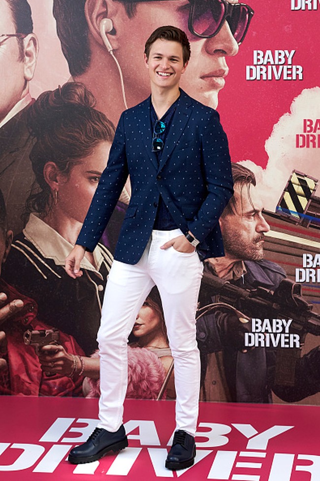 Darah seni sudah mengalir dalam diri Ansel Elgort. Ayahnya dan kakak perempuannya menjadi fotografer. Ibunya seorang penyanyi opera dan kakak laki-lakinya menjadi sutradara. Foto: Dok. Getty Images